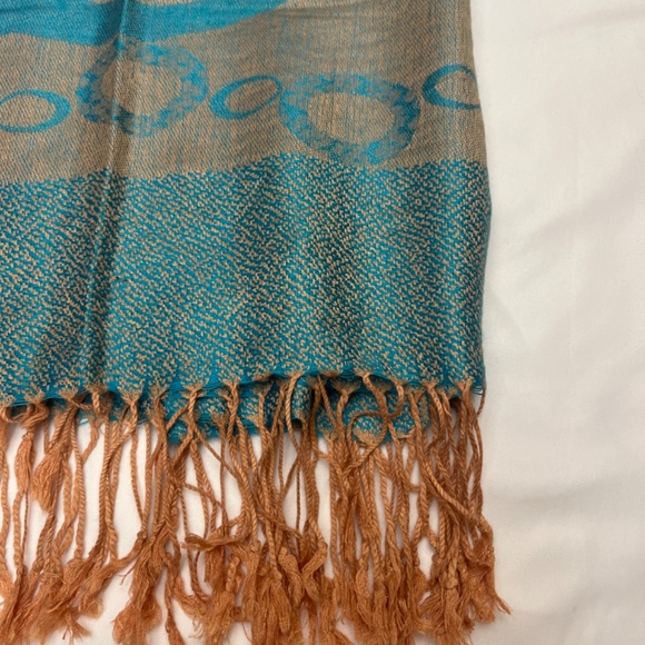New, Never Worn, Gorgeous Pashima Scarf. Reversible. 72” by 28”. - Picture 4 of 9